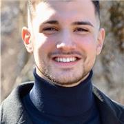 Laureato in Scienze dell'Educazione offre ripetizioni principalmente nelle materie letterarie e umanistiche, ma anche scientifiche